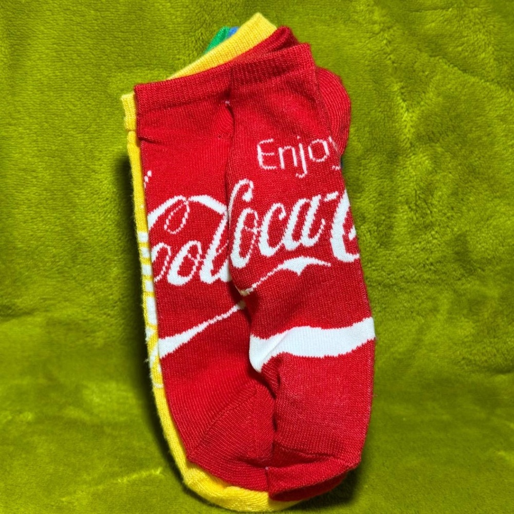 NWT Women 5 pair of  No- shows Coca- Cola Socks